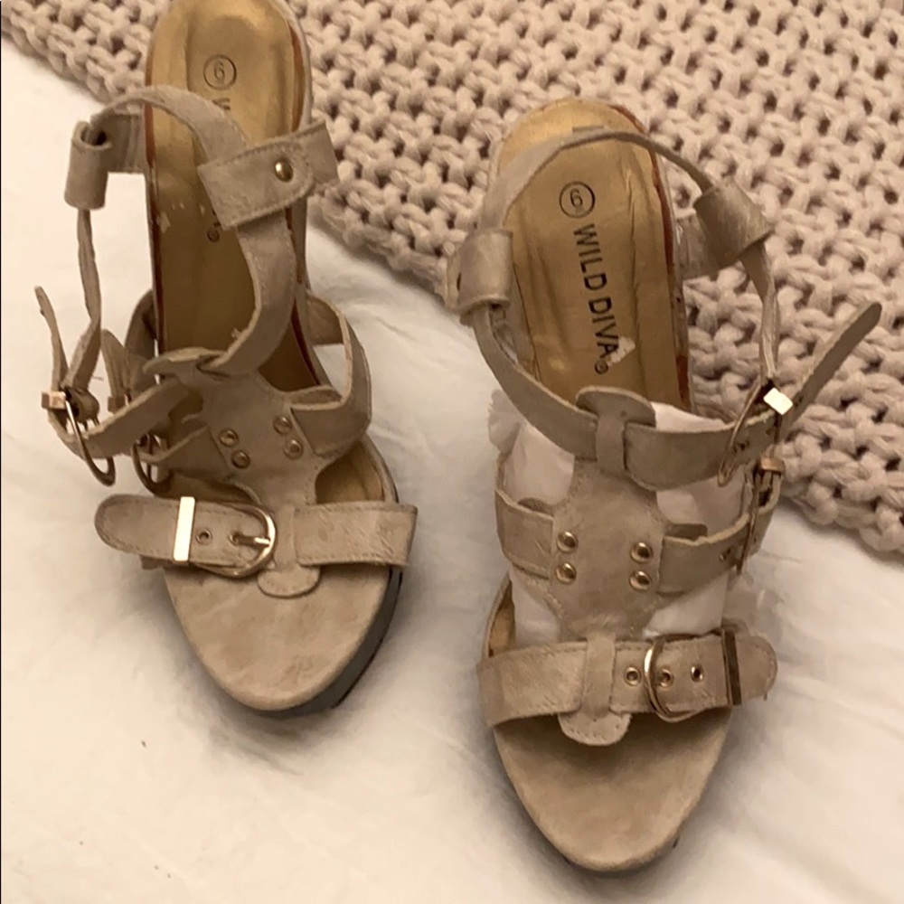 Shoes - Picture 5 of 5